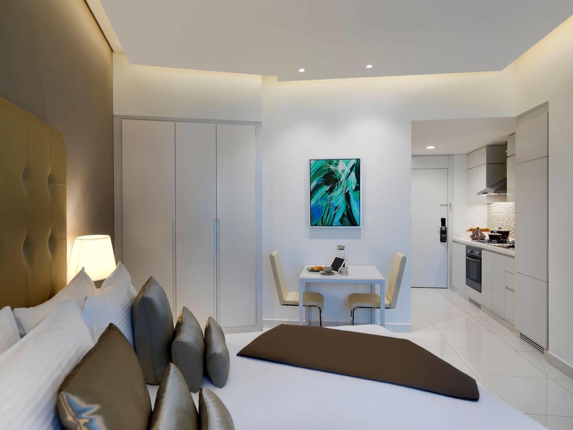 Damac Maison The Vogue Dubái Exterior foto A typical studio apartment